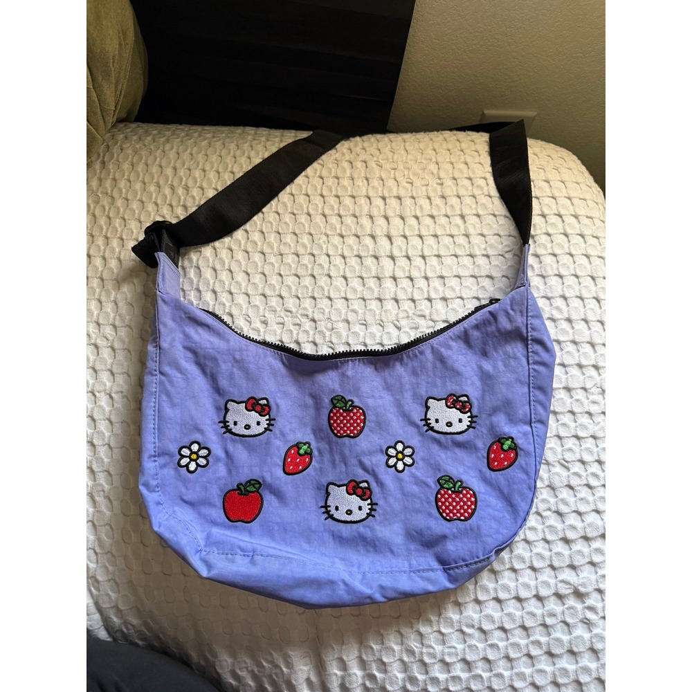 Hello Kitty x Baggu Lavender Crescent Bag – Strawberry & Apple Print